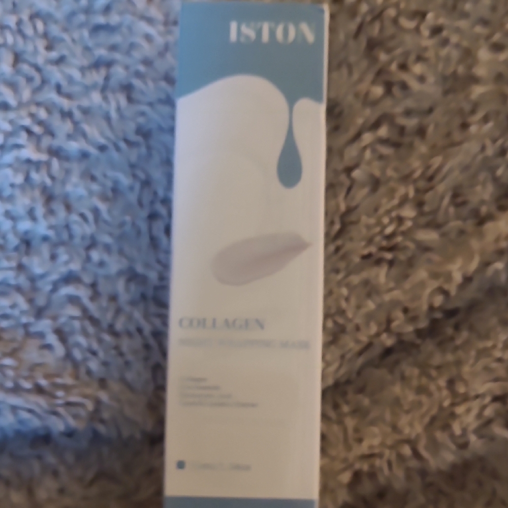 Hydrating Blue and White Skincare Mask
